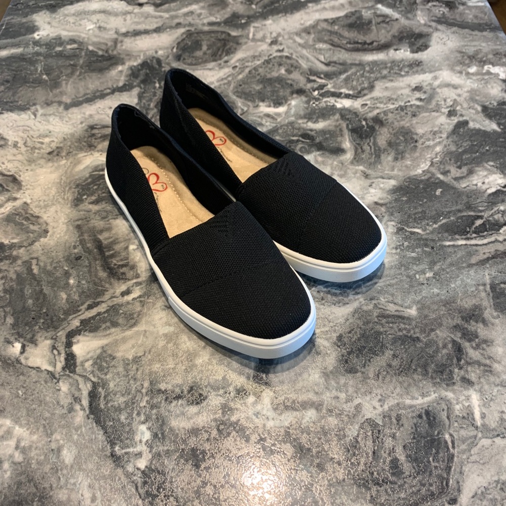 🌟Size 9 Mia Knit Memory Foam Slip-on Sneakers🌟